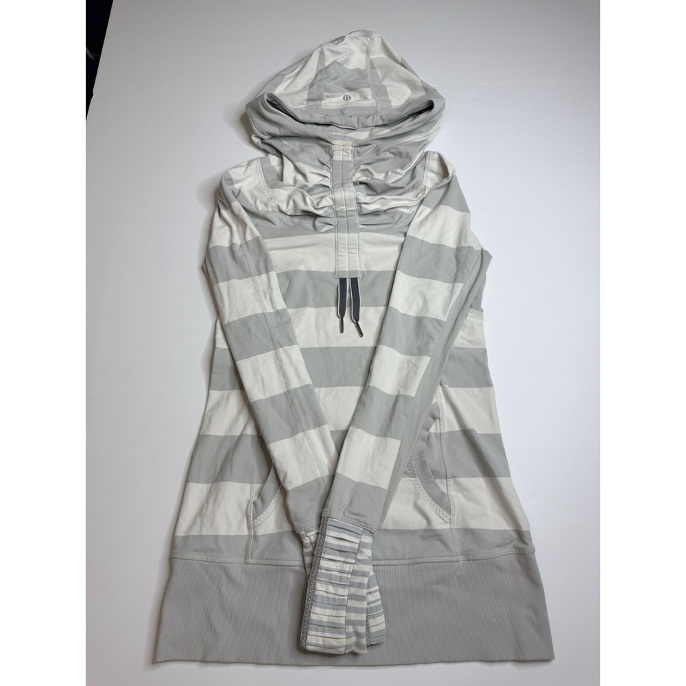 Lululemon Women's Run Stay On Course White And Gray Stripe Pull Over Size 4 Lulu